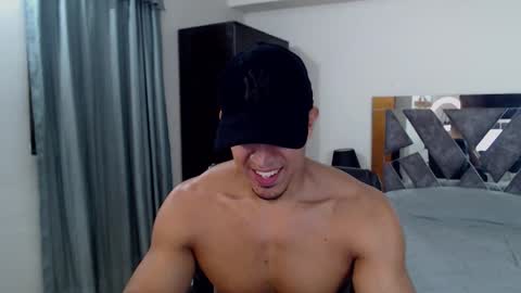 Frank online show from October 2025 01:06:01 AM