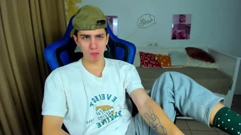 Frank online show from November 2025 05:22:02 AM