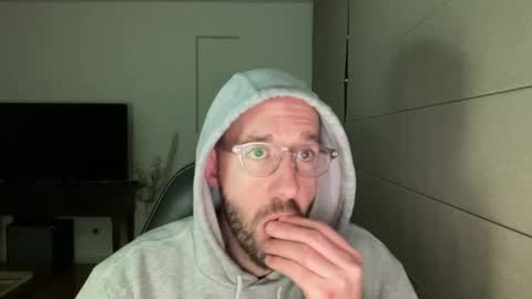 frank_perry2332 online show from April 2026 12:09:02 PM