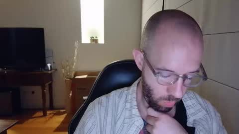 frank_perry2332 online show from April 2026 02:33:01 PM