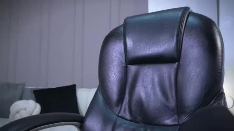 Frank Farrell. Hey remember to give me a thumbs up Ty online show from November 2025 10:41:02 PM