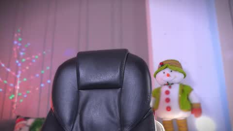 Frank Farrell. Hey remember to give me a thumbs up Ty online show from December 2025 07:01:02 PM