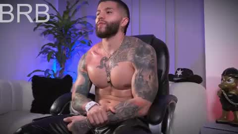 Snapshot of frankfarrellx chatting on June 2026 07:02:02 PM Frank Farrell. Hey remember to give me a thumbs up Ty online show from June 2026 07:02:02 PM