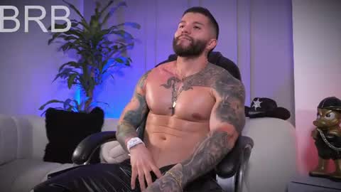 Snapshot of frankfarrellx chatting on June 2026 10:01:02 PM Frank Farrell. Hey remember to give me a thumbs up Ty online show from June 2026 10:01:02 PM