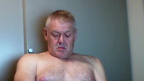Snapshot of frannkboy61 chatting on June 2026 05:01:02 AM frannkboy61 online show from June 2026 05:01:02 AM