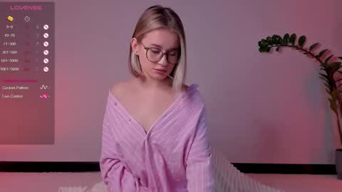 Frann online show from December 2025 05:21:01 PM