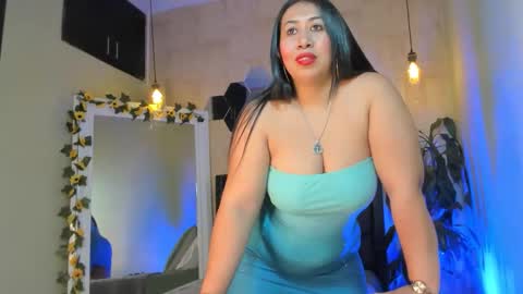 Snapshot of fransheska_mon chatting on May 2026 07:00:02 PM Fransheska online show from May 2026 07:00:02 PM