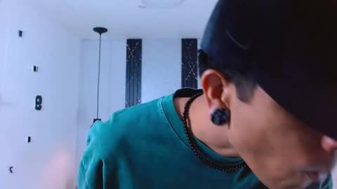 Franvill trato online show from November 2025 07:13:02 PM