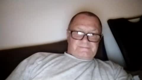 Wolfi online show from September 2025 06:26:01 AM