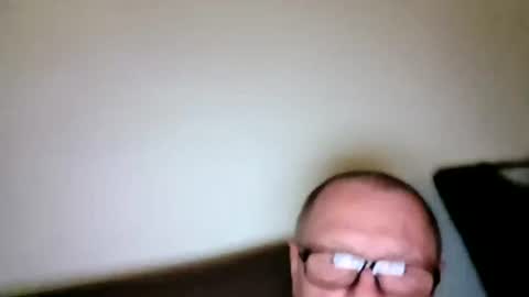 Snapshot of frauenfeind1 chatting on August 2026 07:00:02 AM Wolfi online show from August 2026 07:00:02 AM