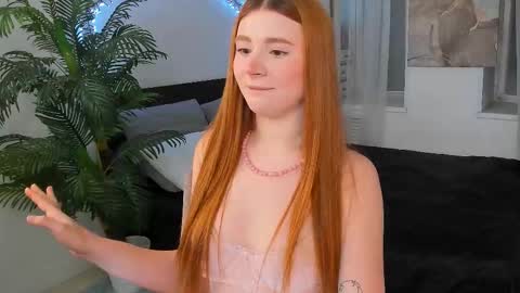 Snapshot of freckle_diyana chatting on February 2025 09:15:01 PM Diyana online show from February 2025 09:15:01 PM