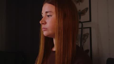 Snapshot of freckle_diyana chatting on September 2025 10:04:01 PM Diyana online show from September 2025 10:04:01 PM