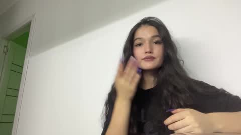 Snapshot of fredamedora chatting on June 2026 04:13:01 PM Mia online show from June 2026 04:13:01 PM