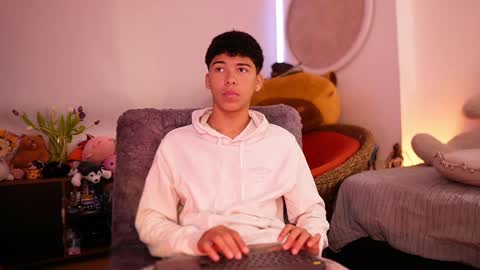 Juan  give it a thumbs up please its important online show from September 2025 11:43:02 AM