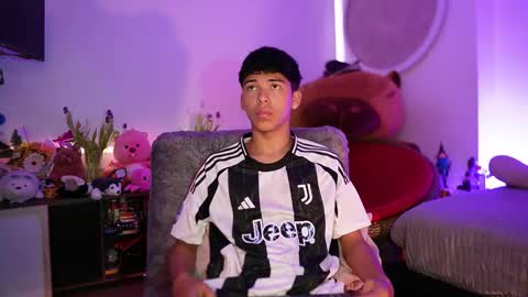 Juan  give it a thumbs up please its important online show from September 2025 11:32:01 AM