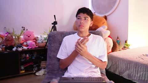 Juan  give it a thumbs up please its important online show from September 2025 11:56:01 AM