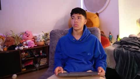 Juan  give it a thumbs up please its important online show from September 2025 11:23:02 AM