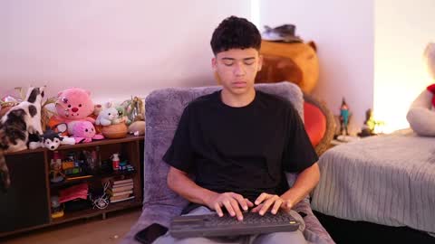 Juan  give it a thumbs up please its important online show from September 2025 11:46:02 AM