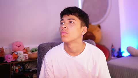 Juan  give it a thumbs up please its important online show from October 2025 11:17:01 AM