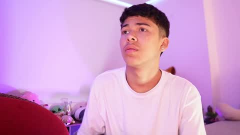 Juan  give it a thumbs up please its important online show from October 2025 12:03:01 PM