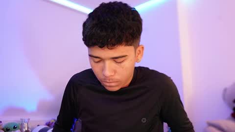 Juan  give it a thumbs up please its important online show from October 2025 12:26:02 PM