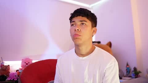 Juan  give it a thumbs up please its important online show from October 2025 11:33:02 AM