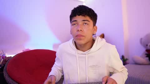 Juan  give it a thumbs up please its important online show from October 2025 11:46:02 AM