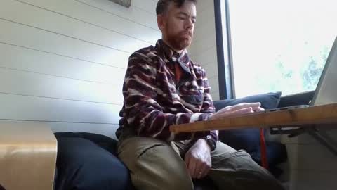 Freddy online show from October 2025 04:15:02 PM