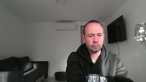 fredodu41 online show from April 2026 07:02:01 AM