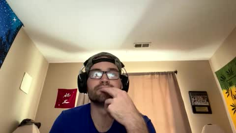 Snapshot of freezeskiii chatting on November 2025 06:00:02 PM freezeskiii online show from November 2025 06:00:02 PM