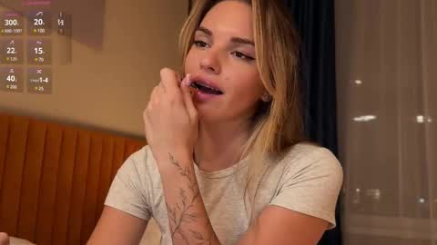 Snapshot of frenzyfoxs chatting on October 2025 02:54:01 PM Jason and Sonya online show from October 2025 02:54:01 PM