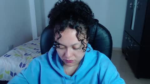 Louise  online show from January 2025 04:04:01 AM