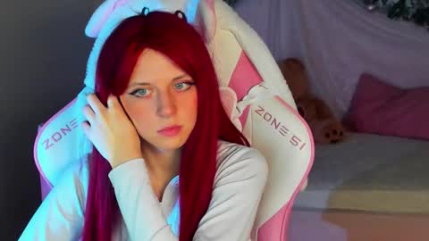 FreyaVey online show from December 2025 02:00:02 PM