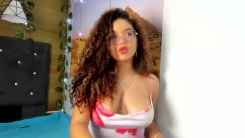 Frezzita online show from September 2025 07:35:01 PM