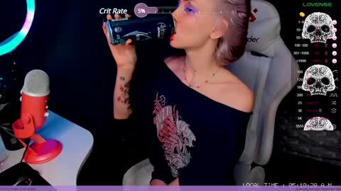 Snapshot of frida_fortune chatting on December 2024 02:10:02 AM Frida A boost to fortune for the one who gives a thumbs up and a bonus lucky for those who support me by joining the fanclub online show from December 2024 02:10:02 AM