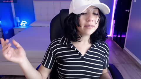 frida_lassi_ online show from January 2025 12:07:02 PM