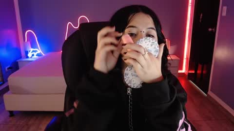 frida_lassi_ online show from February 2025 12:37:02 PM