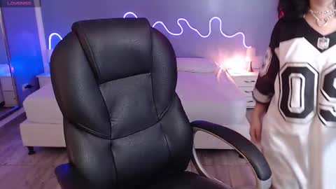 frida_lassi_ online show from February 2025 07:12:02 PM