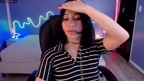 frida_lassi_ online show from February 2025 02:58:02 PM