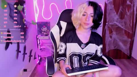 frida_lassi_ online show from October 2025 12:00:01 AM