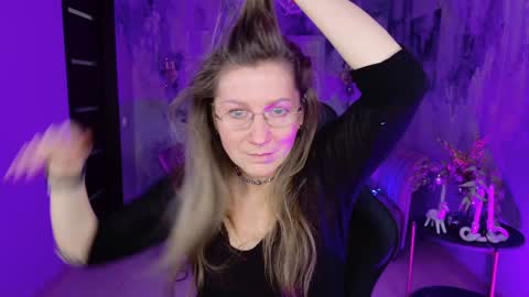 Frida Tander online show from January 2025 09:07:01 AM