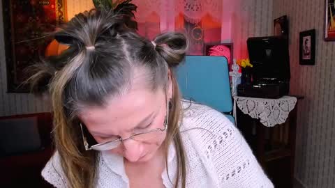 Frida Tander online show from January 2025 12:29:02 PM