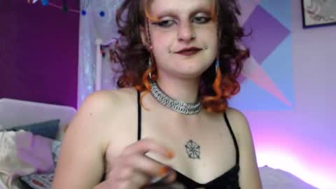 Snapshot of friskyflowers chatting on September 2025 02:37:01 AM cherry online show from September 2025 02:37:01 AM