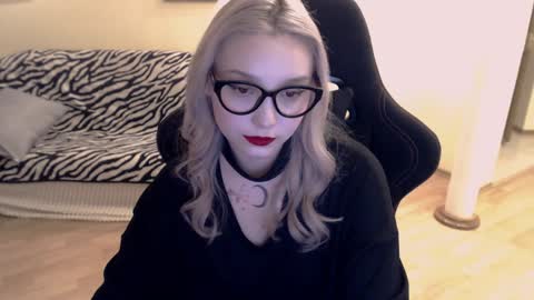 Snapshot of fromsun_forsoul chatting on December 2024 10:46:02 AM Lilith online show from December 2024 10:46:02 AM