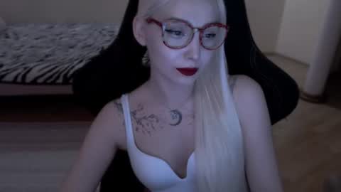 Lilith online show from June 2026 09:03:02 PM