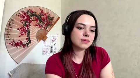 Snapshot of frosted_bloom chatting on July 2026 08:05:01 AM Emily online show from July 2026 08:05:01 AM