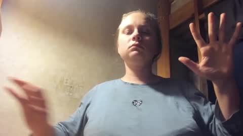 Snapshot of frumcake chatting on December 2024 12:27:01 AM FrumCake online show from December 2024 12:27:01 AM