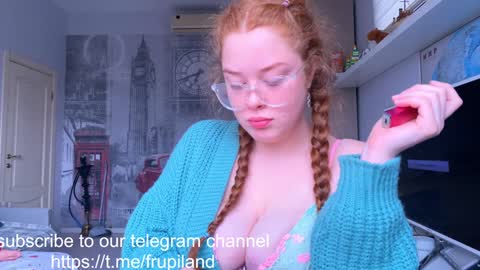 Snapshot of frupi_land chatting on December 2024 08:05:01 AM OPEN PVTJulia and Wayne online show from December 2024 08:05:01 AM