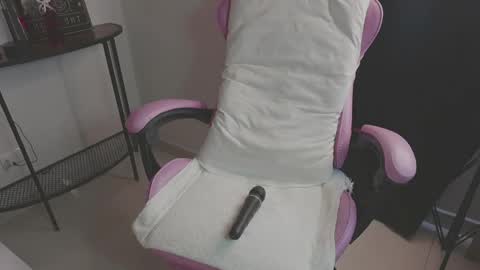 Noface -IDEPENDENT MODEL- online show from April 2026 12:18:02 PM