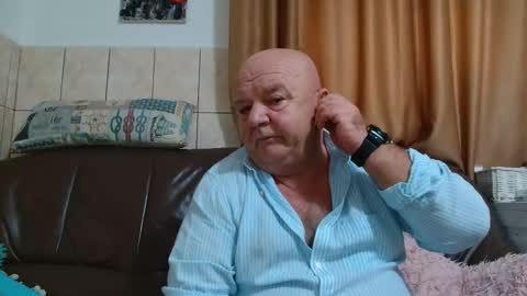 Snapshot of fullballs6 chatting on December 2024 07:05:02 AM fullballs6 online show from December 2024 07:05:02 AM